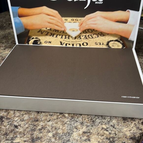 Ouija 2017 edition Open box but gem mint condition, make family game night fun - Picture 13 of 16